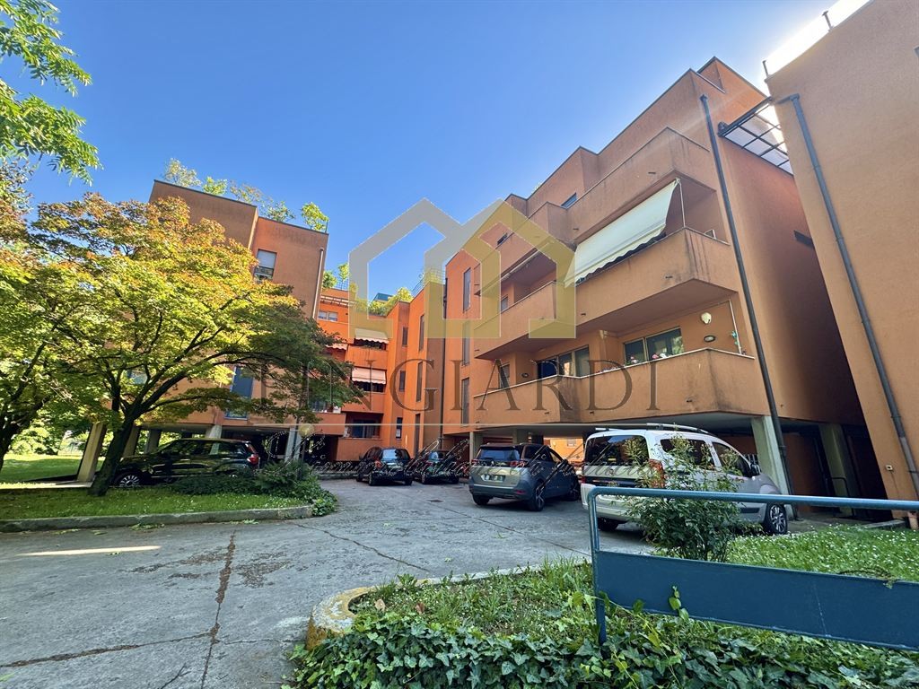 AMPIO QUADRILOCALE CON BOX